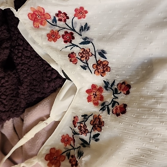 Cami - Picture 3 of 3